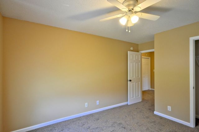 3517 BARKERS MILL RD, Clarksville, TN 37042