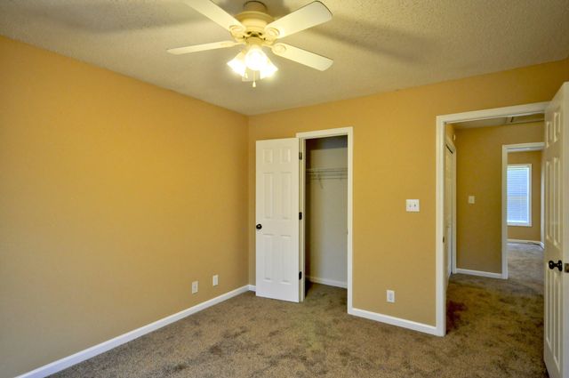 3517 BARKERS MILL RD, Clarksville, TN 37042