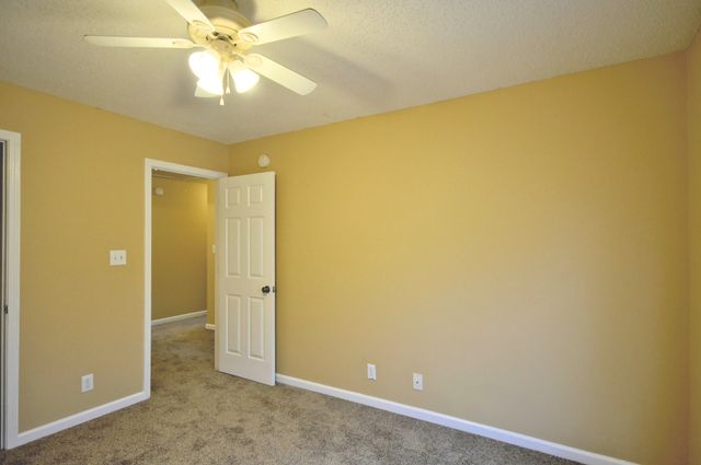 3517 BARKERS MILL RD, Clarksville, TN 37042