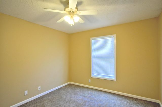 3517 BARKERS MILL RD, Clarksville, TN 37042