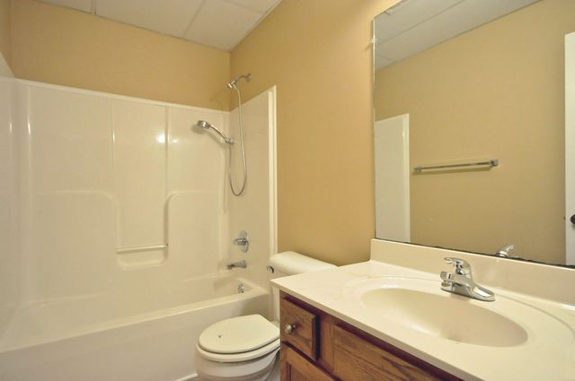3517 BARKERS MILL RD, Clarksville, TN 37042