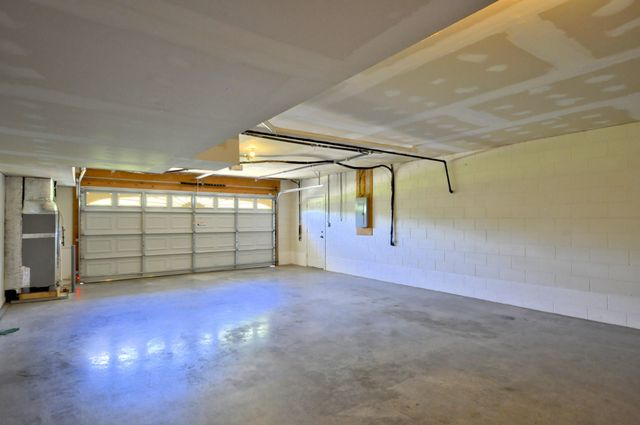 3517 BARKERS MILL RD, Clarksville, TN 37042