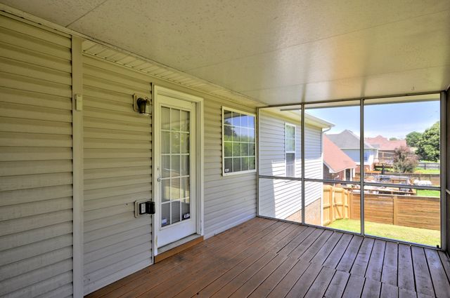 3517 BARKERS MILL RD, Clarksville, TN 37042