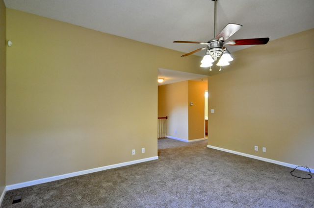 3517 BARKERS MILL RD, Clarksville, TN 37042