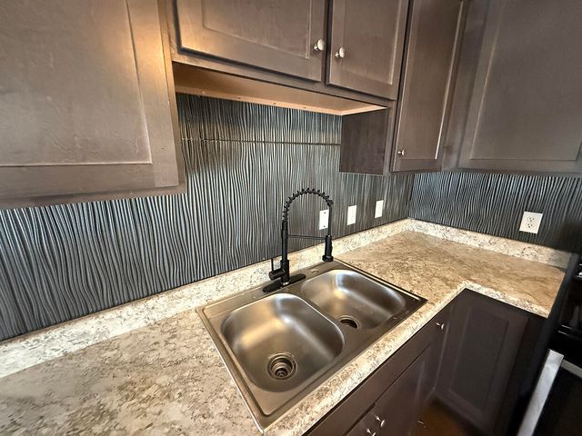 210 HIGHVIEW AVE, Columbia, MO 65203