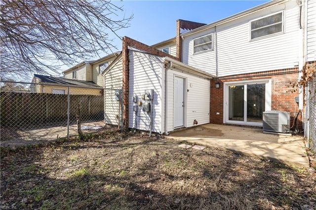 705 Harbour North DR, Chesapeake, VA 23320