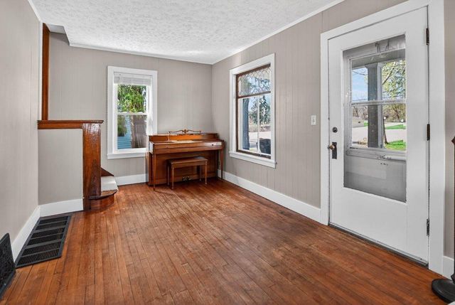 103 7th Street, Mount Horeb, WI 53572