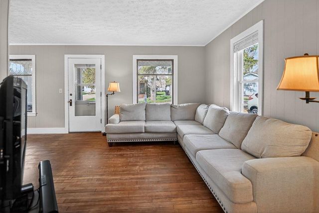 103 7th Street, Mount Horeb, WI 53572