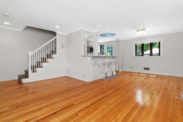 958 Belmont St 958, Watertown, MA 02472