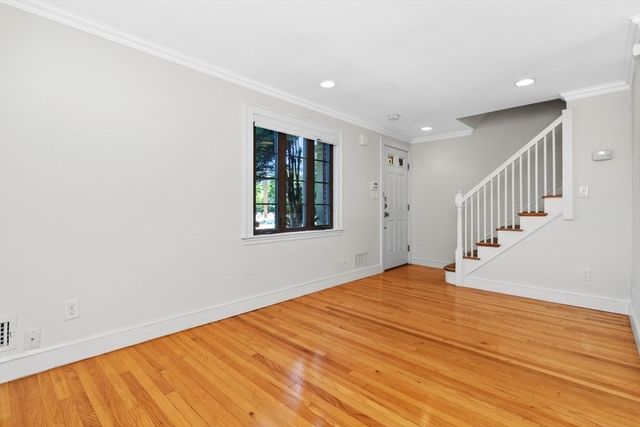 958 Belmont St 958, Watertown, MA 02472