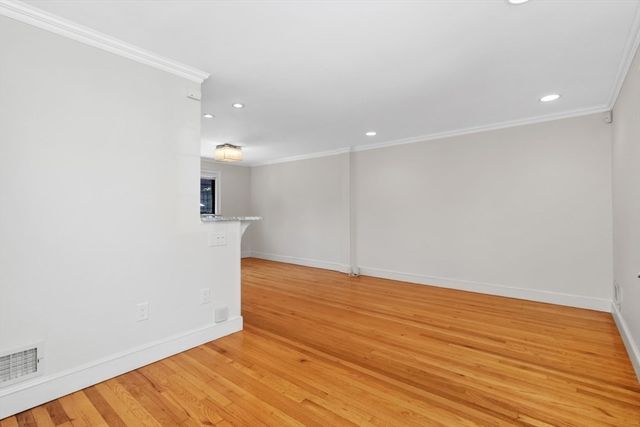 958 Belmont St 958, Watertown, MA 02472