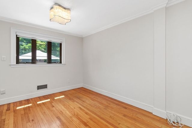 958 Belmont St 958, Watertown, MA 02472