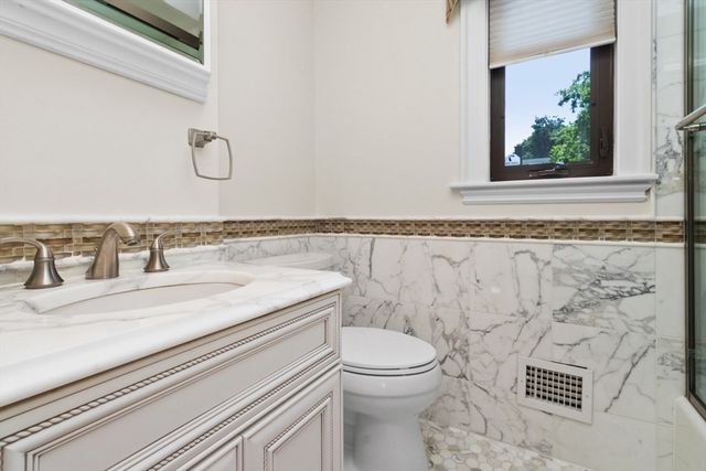 958 Belmont St 958, Watertown, MA 02472