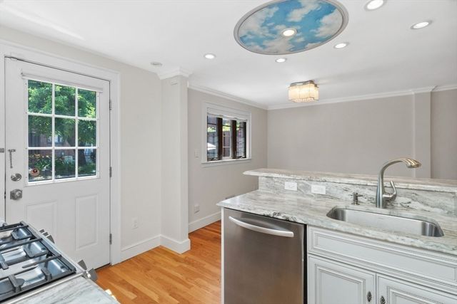 958 Belmont St 958, Watertown, MA 02472