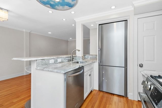 958 Belmont St 958, Watertown, MA 02472