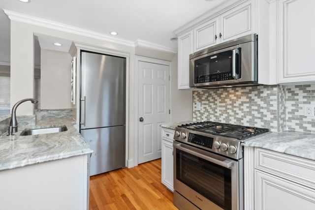 958 Belmont St 958, Watertown, MA 02472