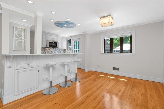 958 Belmont St 958, Watertown, MA 02472