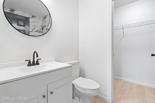 6713 Memory Ln, Louisville, KY 40258