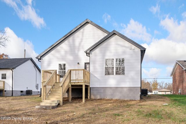 6713 Memory Ln, Louisville, KY 40258