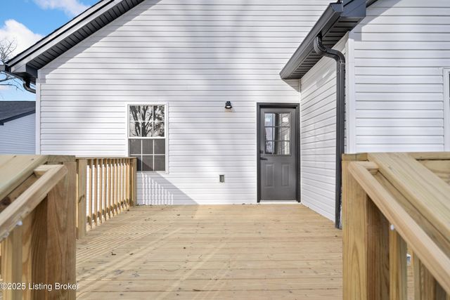 6713 Memory Ln, Louisville, KY 40258