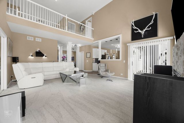 134 Timber Court, Gilberts, IL 60136