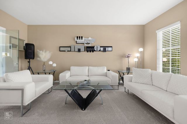 134 Timber Court, Gilberts, IL 60136