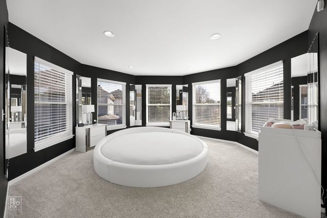 134 Timber Court, Gilberts, IL 60136