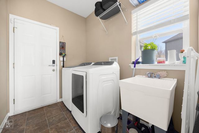 134 Timber Court, Gilberts, IL 60136