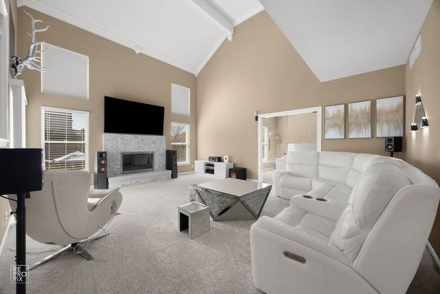 134 Timber Court, Gilberts, IL 60136