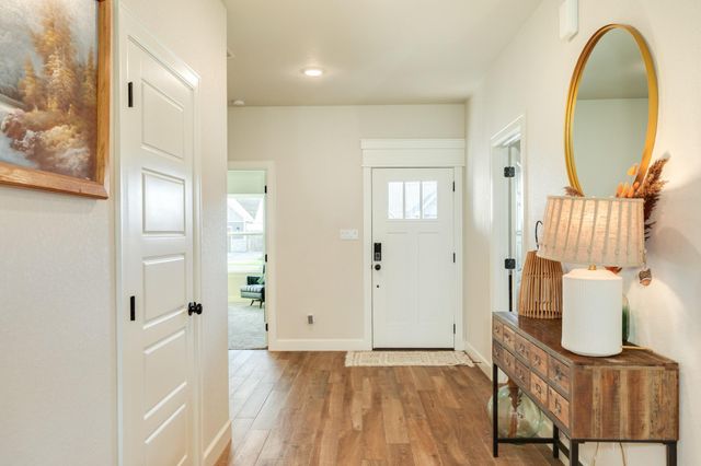 2 Greystone Court, Angleton, TX 77515