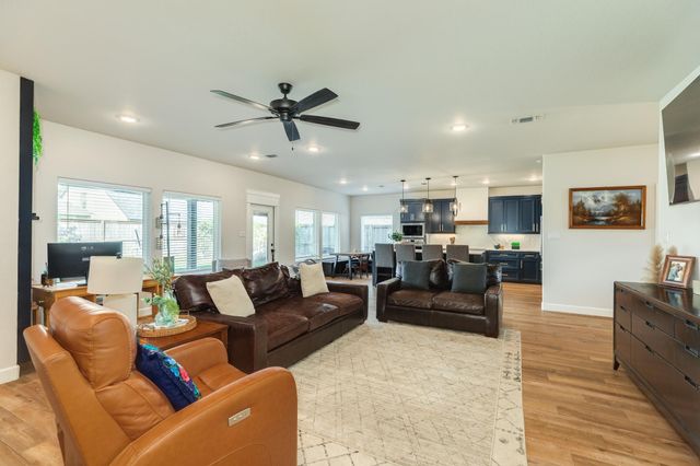 2 Greystone Court, Angleton, TX 77515