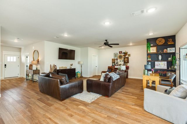 2 Greystone Court, Angleton, TX 77515