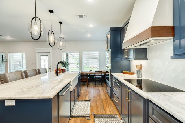 2 Greystone Court, Angleton, TX 77515