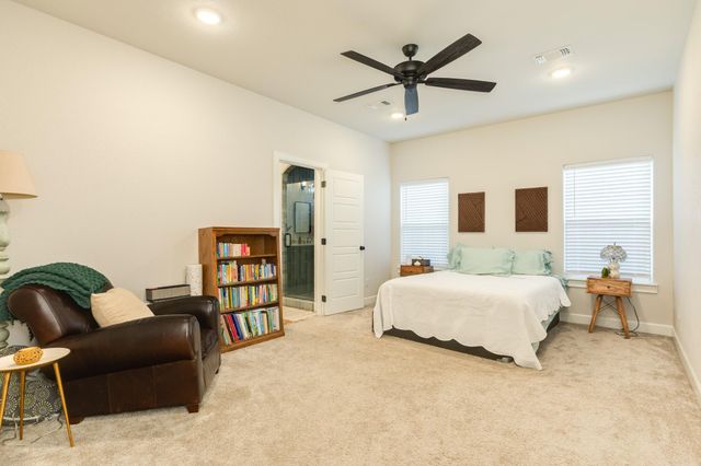 2 Greystone Court, Angleton, TX 77515