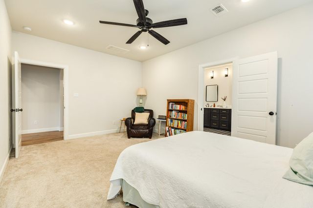 2 Greystone Court, Angleton, TX 77515