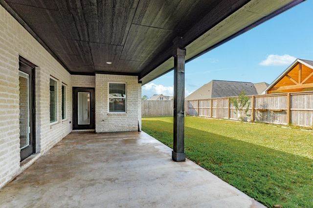 2 Greystone Court, Angleton, TX 77515