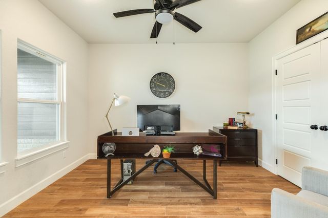 2 Greystone Court, Angleton, TX 77515