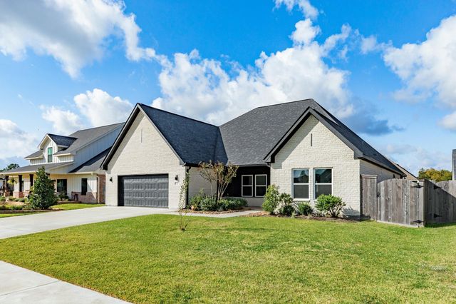 2 Greystone Court, Angleton, TX 77515