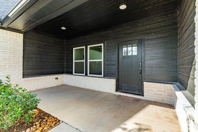 2 Greystone Court, Angleton, TX 77515