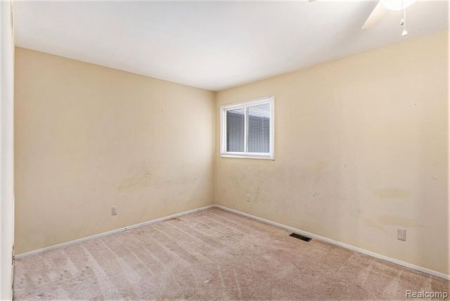 4659 Laurel Club Circle 12, West Bloomfield, MI 48323