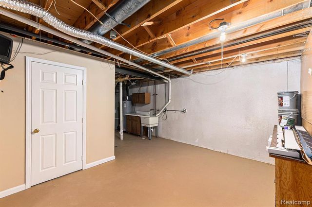 4659 Laurel Club Circle 12, West Bloomfield, MI 48323