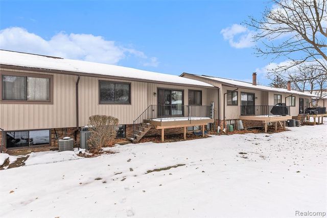 4659 Laurel Club Circle 12, West Bloomfield, MI 48323