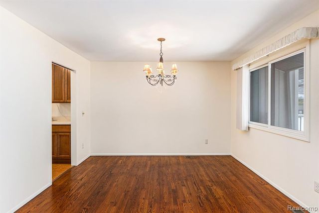 4659 Laurel Club Circle 12, West Bloomfield, MI 48323