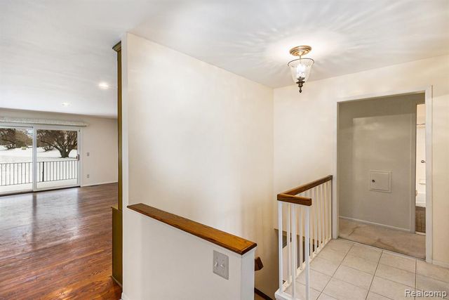 4659 Laurel Club Circle 12, West Bloomfield, MI 48323