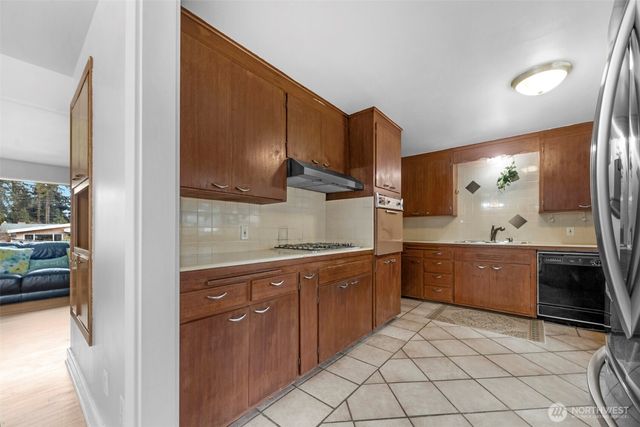 146 NE 165th Street, Shoreline, WA 98155