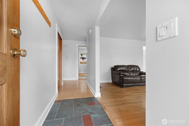 146 NE 165th Street, Shoreline, WA 98155