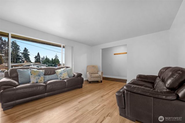 146 NE 165th Street, Shoreline, WA 98155