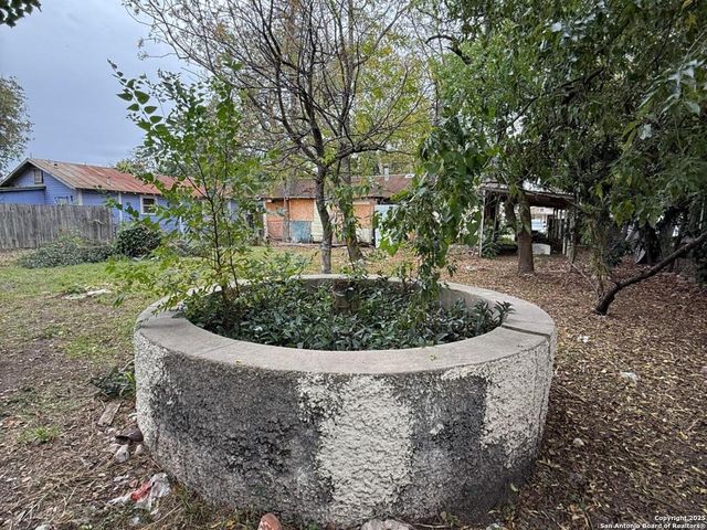 1033 Saldana, San Antonio, TX 78225