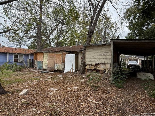 1033 Saldana, San Antonio, TX 78225