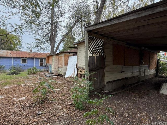 1033 Saldana, San Antonio, TX 78225